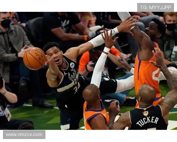 字母哥荣膺五大荣誉成就欧锦赛季军总冠军NBA杯双料MVP与DPOY三兄弟同队共创辉煌